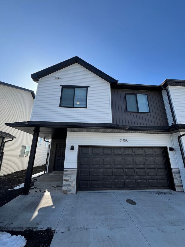 Foto del edificio - The Wilds Townhomes
