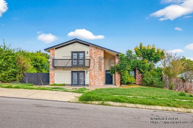 Building Photo - 1218 Billings Dr