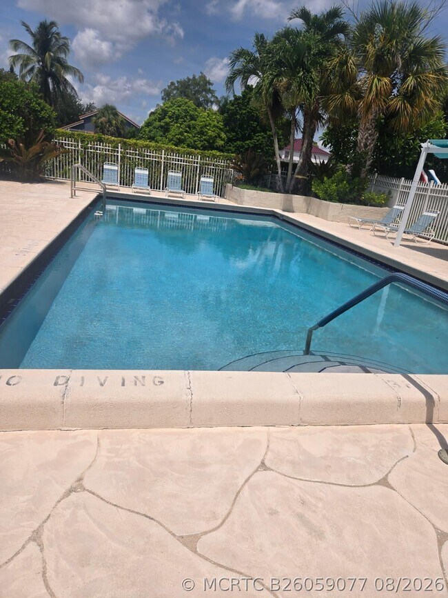 Foto del edificio - 12760 Spinnaker Ln