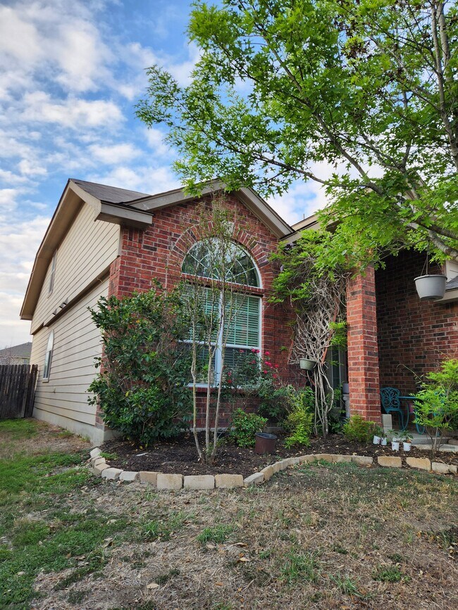 Photo - 9631 Common Law House