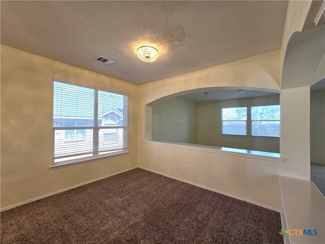 Building Photo - 5000 Willamette Ln