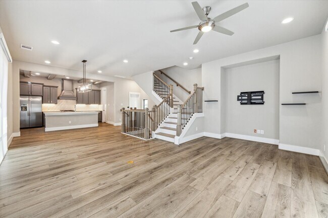 Foto del edificio - 1214 W 25th St