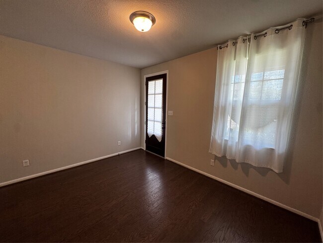 Foto del edificio - 10310 Mount Winchell Dr