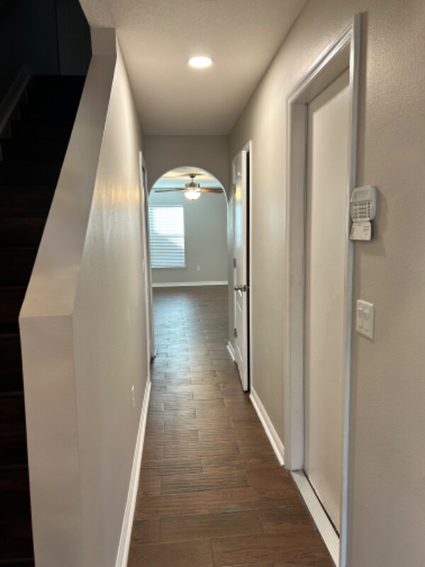 Building Photo - 8218 Halls Hammock Ct