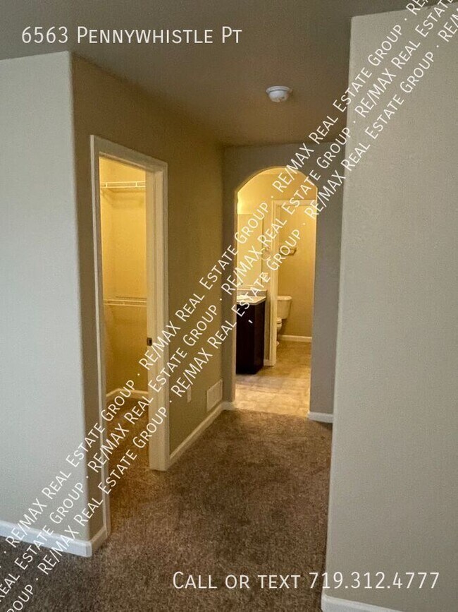 Foto del edificio - 6563 Pennywhistle Point