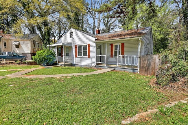 Foto del edificio - 1361 Byrere Terrace SW