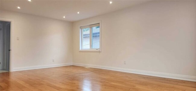 Building Photo - 19 Ridgemount Rd