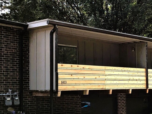 Building Photo - 8433 Kessler St