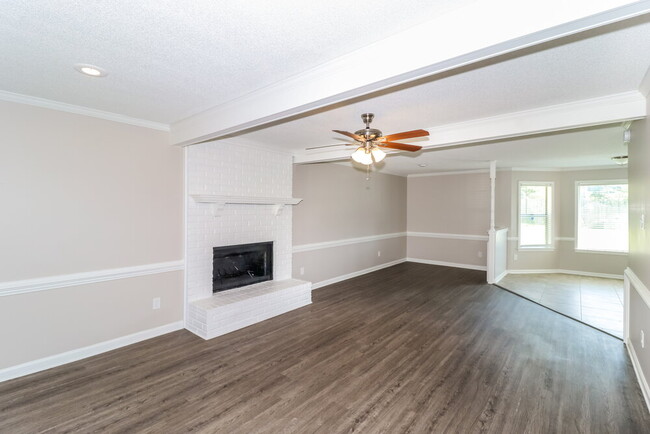 Building Photo - 7913 Bland Ln