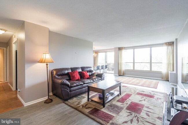 Building Photo - 1001 City Ave