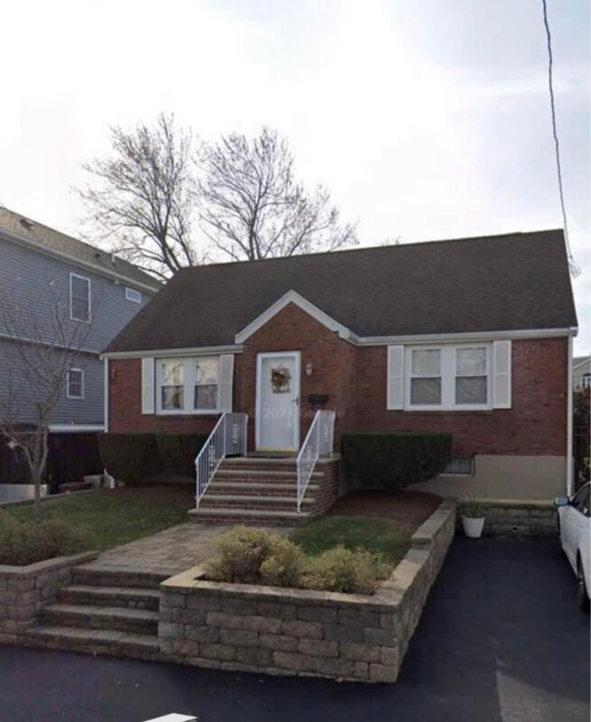 Primary Photo - 26 Fiske St