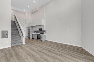 Building Photo - 825 S Coronado St