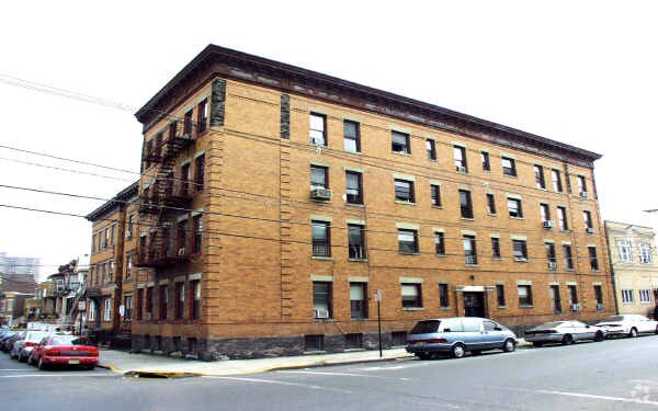 Building Photo - 5608-5614 Palisade Ave
