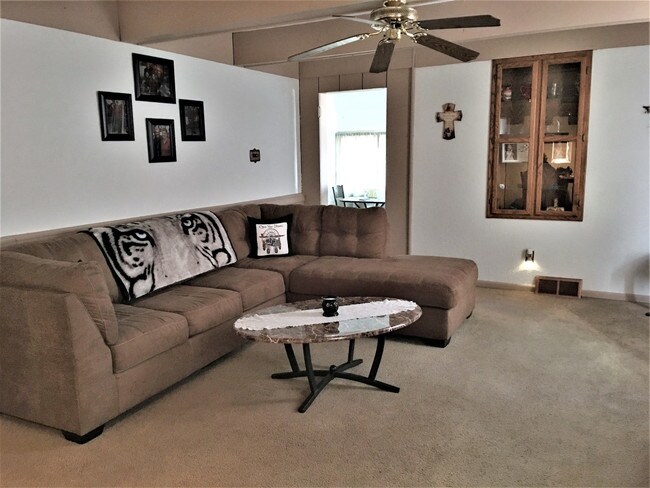 Building Photo - 609 Franklin Ave