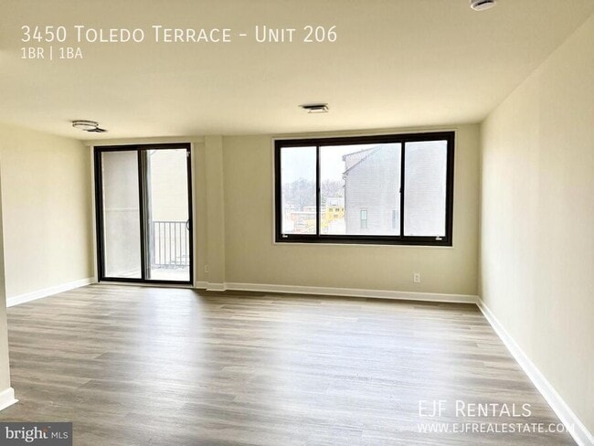 Building Photo - 3450 Toledo Terrace
