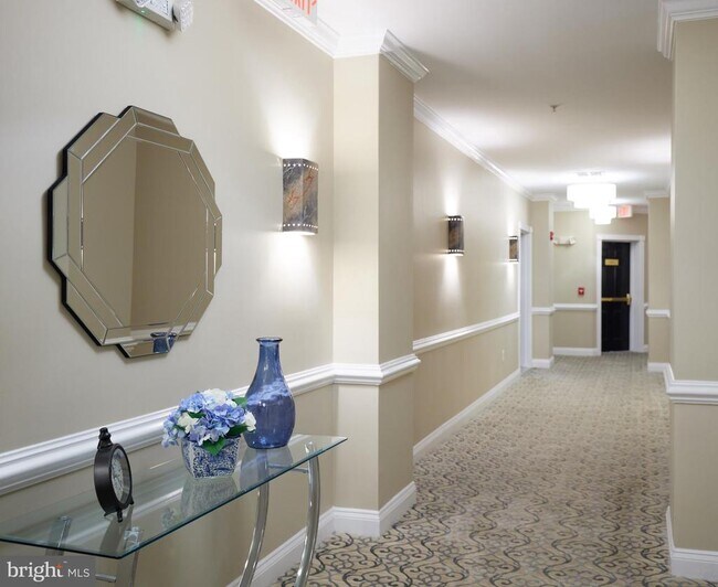 Foto del edificio - 300 King Farm Blvd