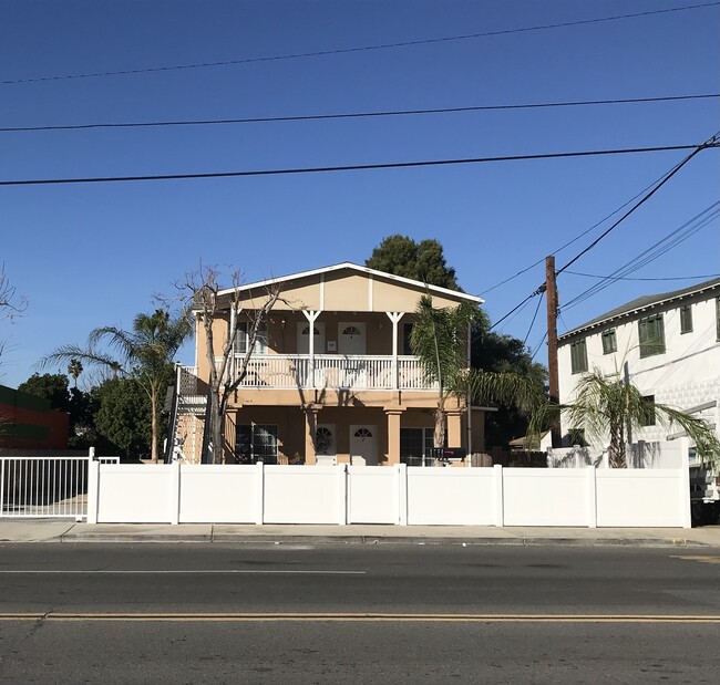 Building Photo - 1079 Center St