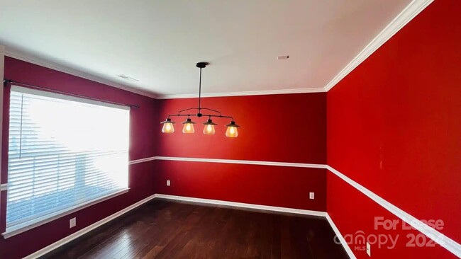 Building Photo - 8317 Chatsworth Dr