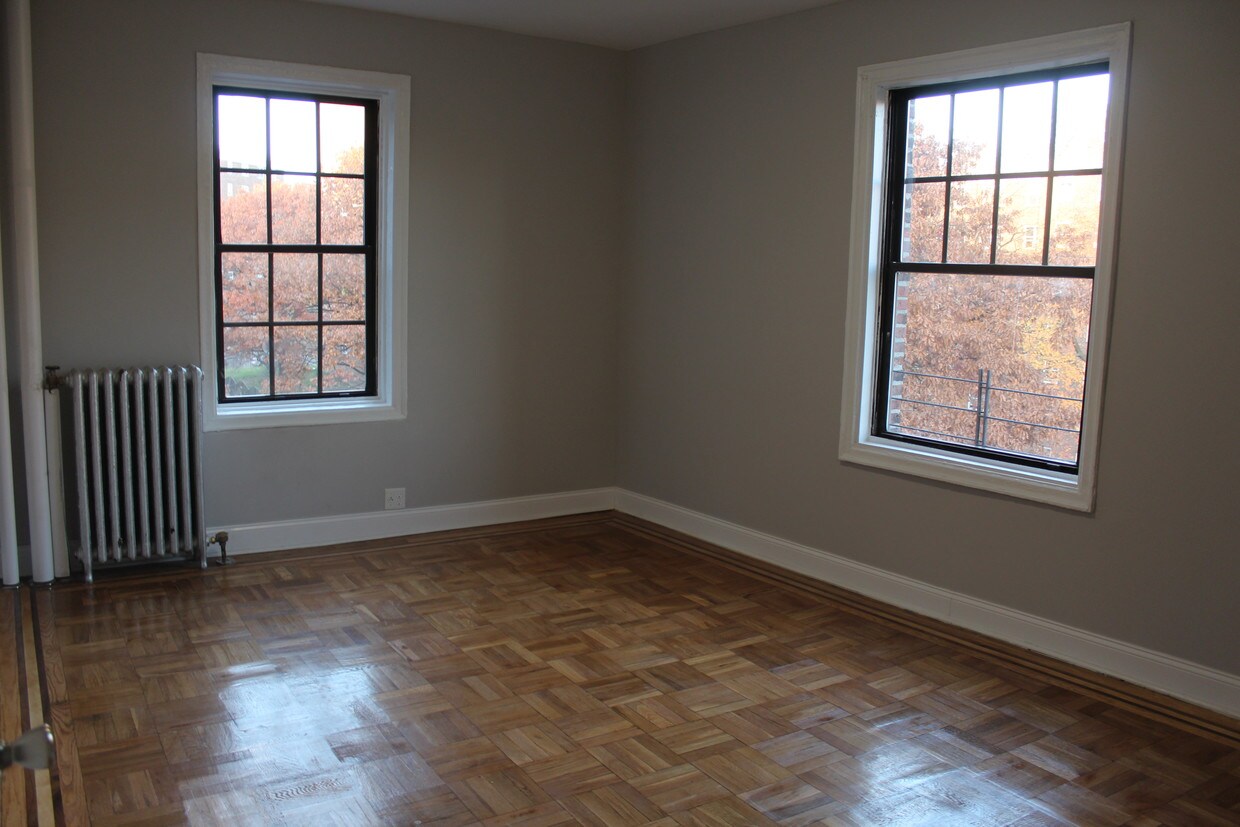 Primary Photo - 2823 Barker Ave