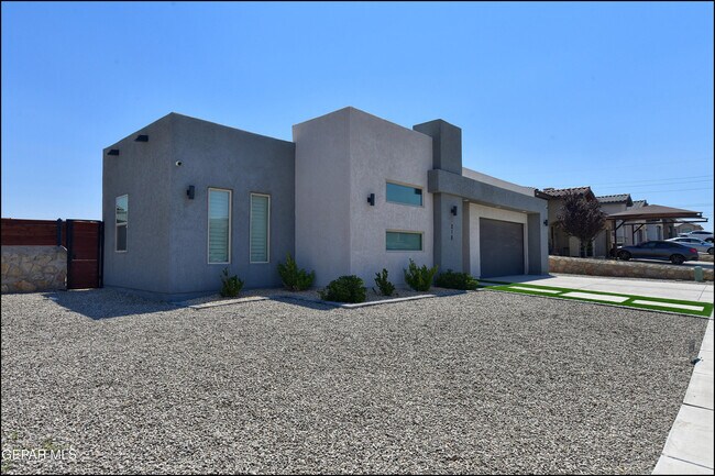 Building Photo - 218 Rutland Pl