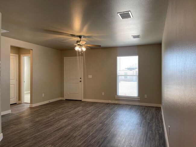 Building Photo - 3 Bed / 2 Bath Cooper School District!