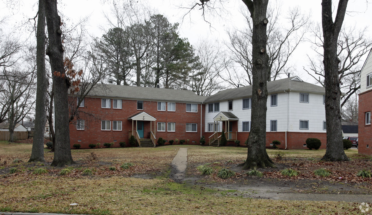Building Photo - East Pollux Apartments