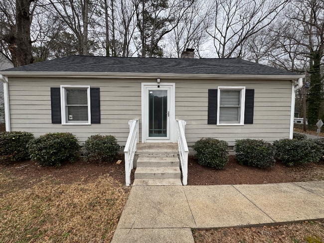 Building Photo - 326 Wilkinson Dr SE