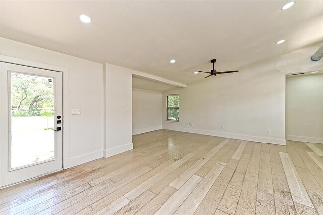 Foto del edificio - 11800 Tedford St
