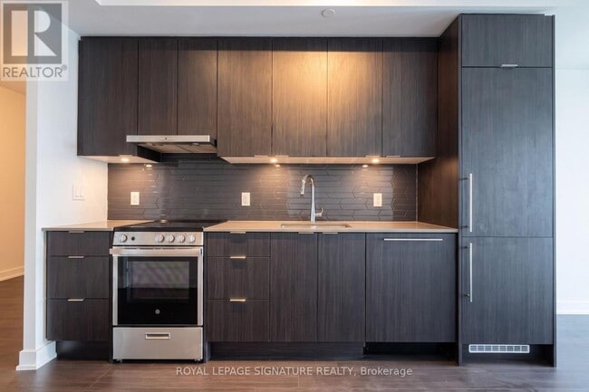 Building Photo - 430 Square One Dr