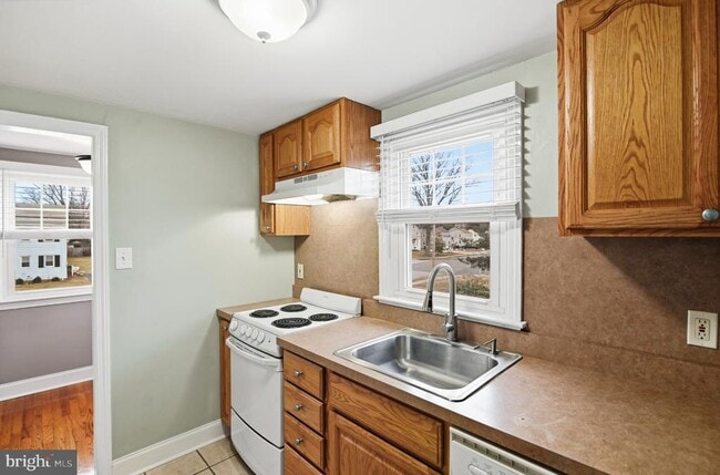 Building Photo - 40 Lee St