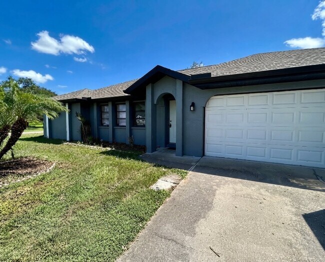 Building Photo - 21443 Manatee Ave
