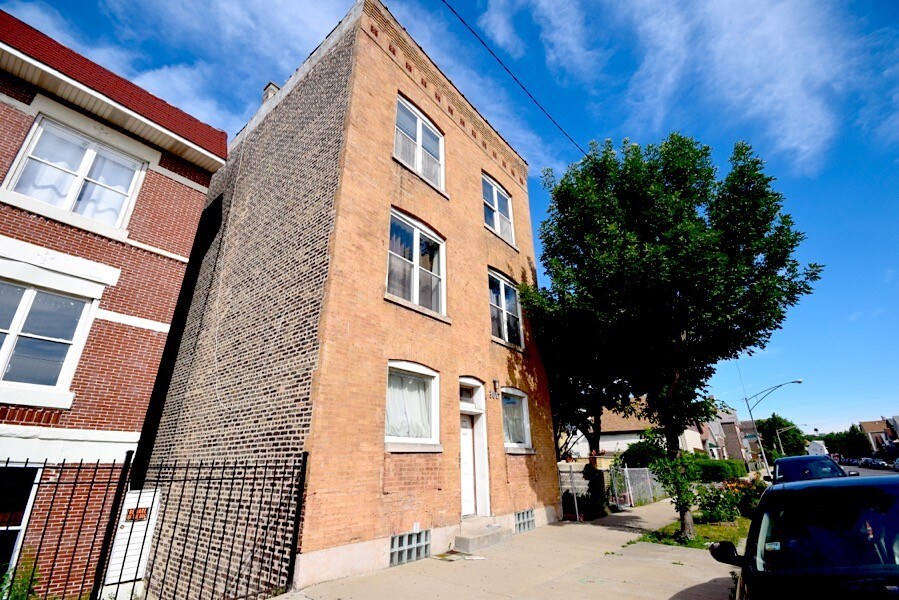 Primary Photo - 3017 S Lock St