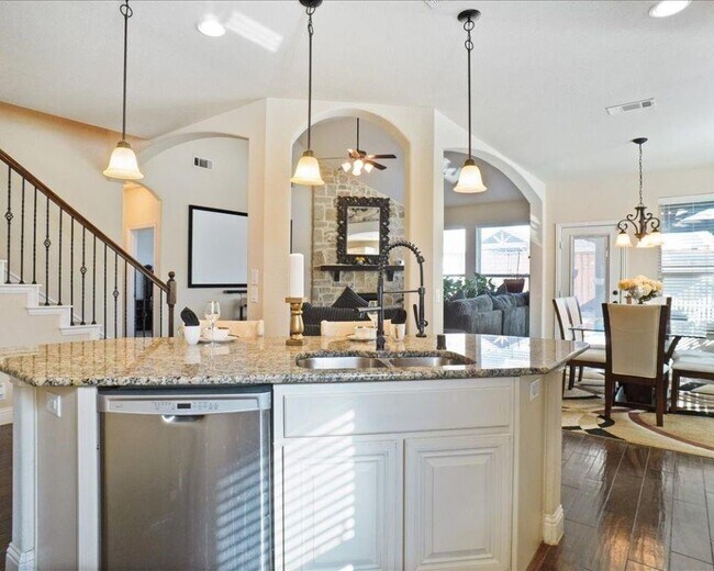 Foto del edificio - 4308 Cherry Ln