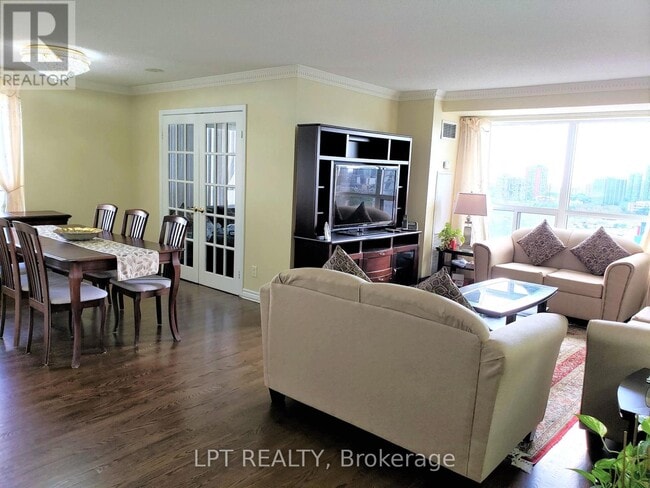 Building Photo - 25 Kingsbridge Garden Cir