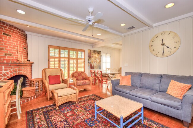 Overhead light and Cieling Fan - 1679 Carmel Dr