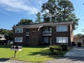 Building Photo - 4047 Fairway Dr