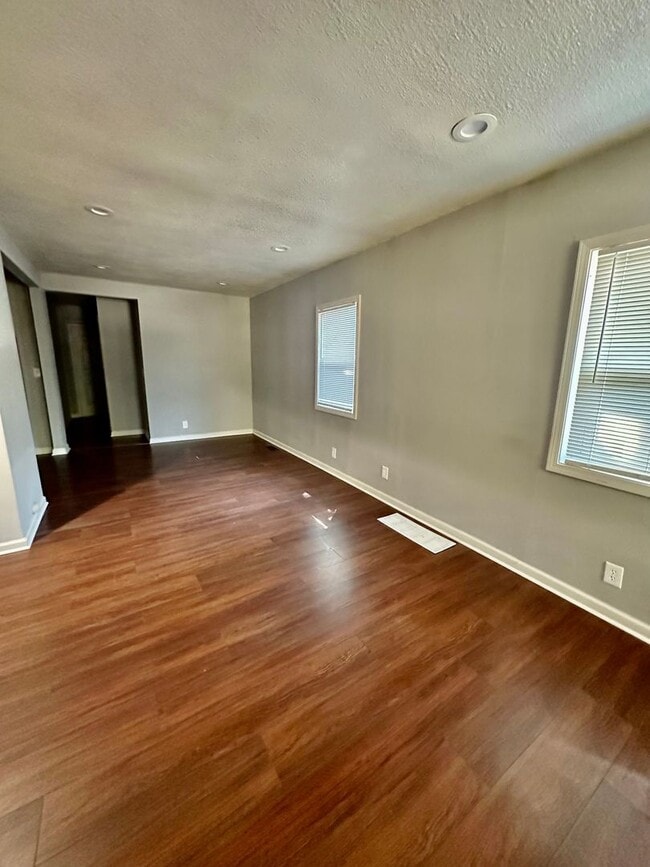 Building Photo - 2 Bedroom Home For Rent with 1/2 Off 1st Months Rent!