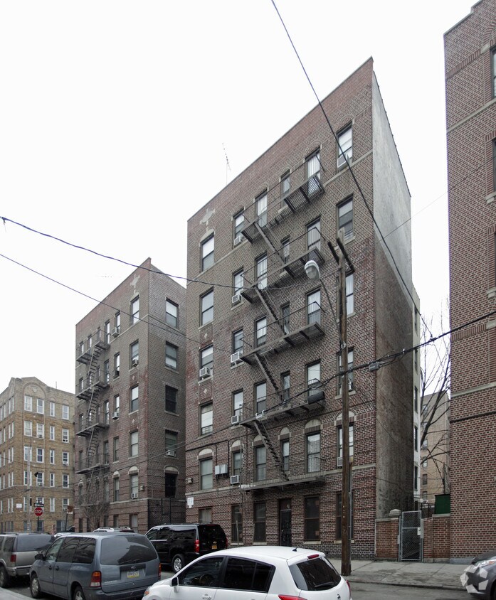 Building Photo - 333-335 E 209th