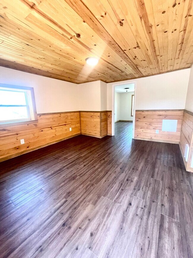 Foto del edificio - 519 E 7th St