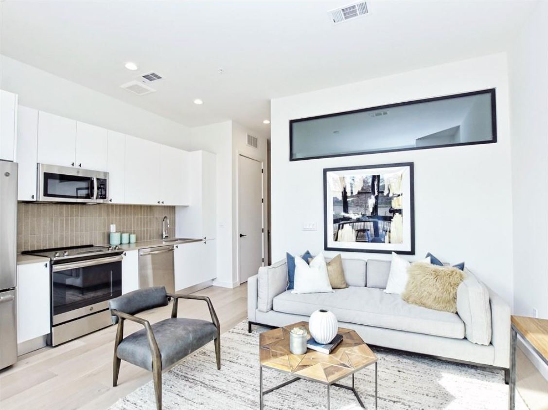 Foto principal - 800 Embassy Dr