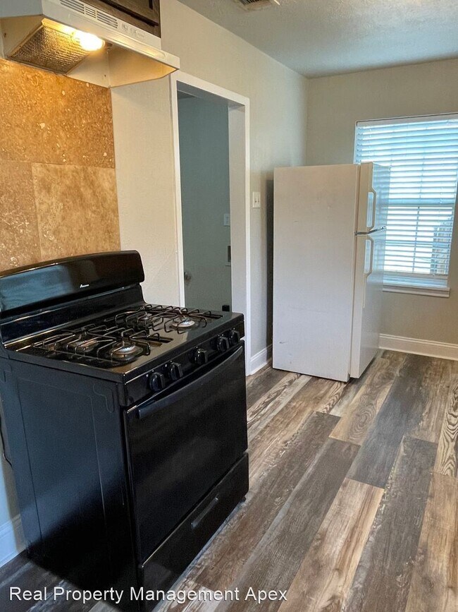 Building Photo - 3 br, 1 bath House - 3500 Wood Ave.