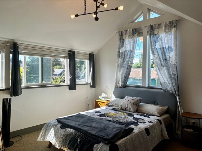 Foto del edificio - Amazing Phinney Ridge/Greenlake Home