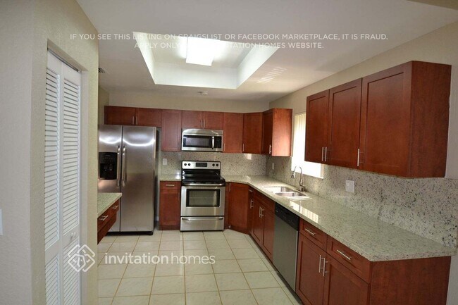Foto del edificio - 11585 Gorham Dr