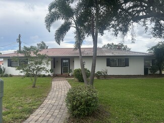 Building Photo - 2450 Mineola Dr N