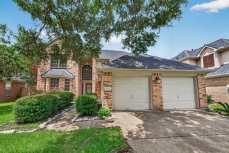 Building Photo - 2710 Five Oaks Dr