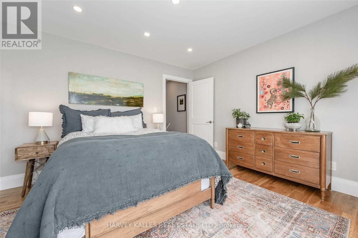 Primary Photo - 26 Leyton Ave