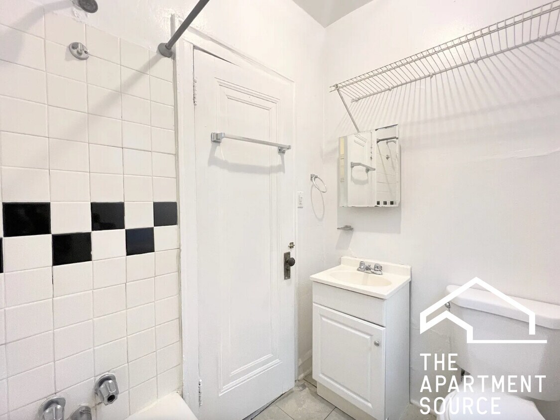 Foto del edificio - 2827 N Burling St