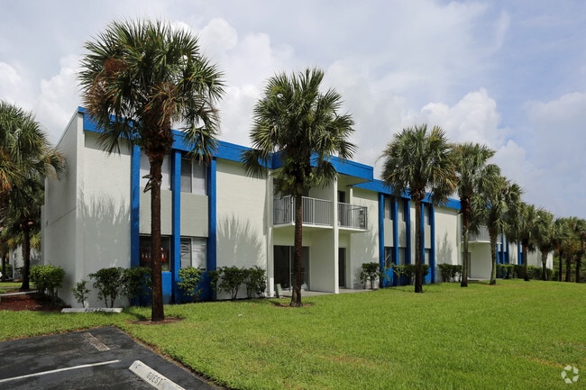 Building Photo - Costa Del Lago