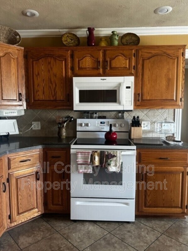 Foto del edificio - 589 SE St Johns St