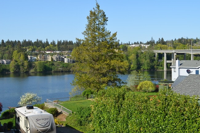 Building Photo - 1202 18th St